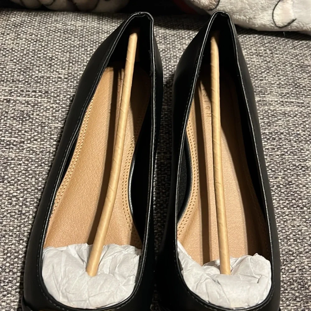 NWT ASOS Design Lawless Pointed Toe Ballet with Chain